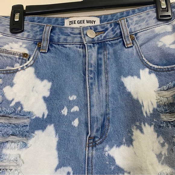 Denim high waisted dyed distressed shorts - Picture 4 of 5